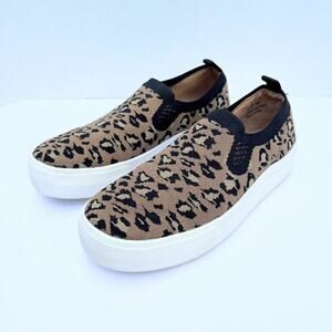Cushionaire Rory Women's Knit Leopard Print Stretch Slip-On Sneaker Size 8